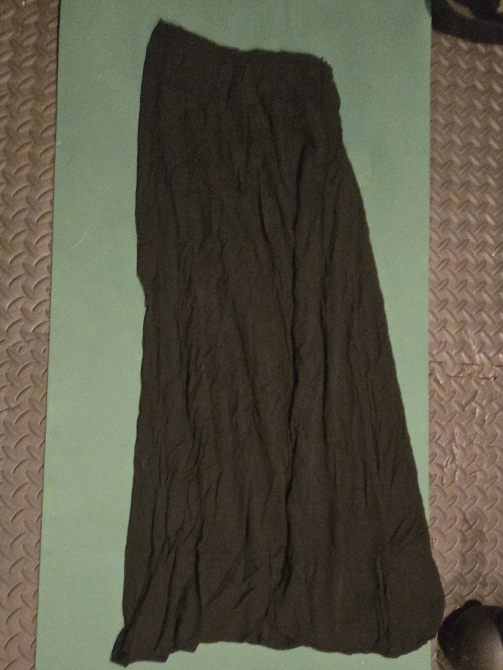Tobi Classic Essential Women’s Black Maxi Skirt With Side Slit